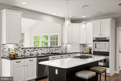 **OPEN HOUSE** Sunday July 12th, 1 pm - 3 pm. A Rare Offering in - photo 26