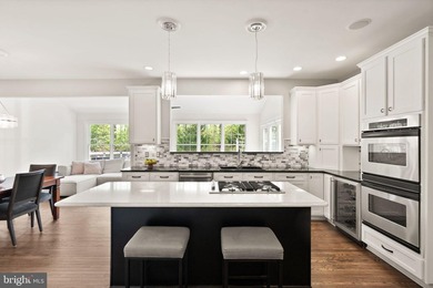 **OPEN HOUSE** Sunday July 12th, 1 pm - 3 pm. A Rare Offering in - photo 27