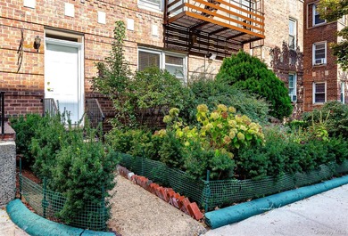 Perfect for pet lovers - no stairs here, just step right outside - photo 29