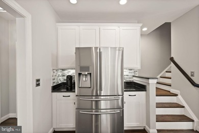 **OPEN HOUSE** Sunday July 12th, 1 pm - 3 pm. A Rare Offering in - photo 29