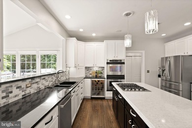 **OPEN HOUSE** Sunday July 12th, 1 pm - 3 pm. A Rare Offering in - photo 31