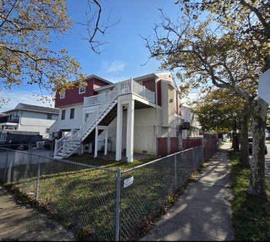 Gorgeous large 4 Bedroom 2 Bath 2300sq ft 3 story rebuilt raised - photo 2