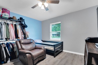 Recently renovated home on corner lot in established - photo 17