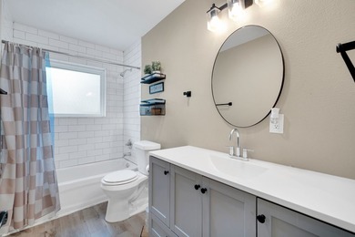 Recently renovated home on corner lot in established - photo 19