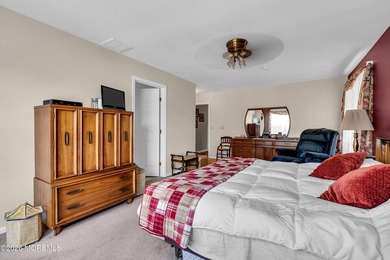 Welcome to this stunning 4 bedroom, 2.5 bathroom colonial in the - photo 20