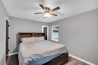 Recently renovated home on corner lot in established - photo 24