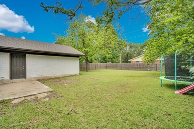 Recently renovated home on corner lot in established - photo 26