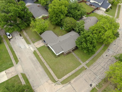 Recently renovated home on corner lot in established - photo 28