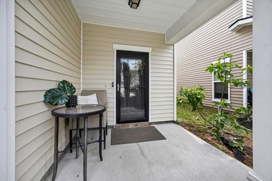 Palmetto Pointe Townes, 3-bedroom 2.5 bath, single-family home - photo 3