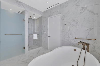 Indulge in an ultra-luxury beachfront lifestyle from the 19th - photo 35