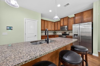 Palmetto Pointe Townes, 3-bedroom 2.5 bath, single-family home - photo 7