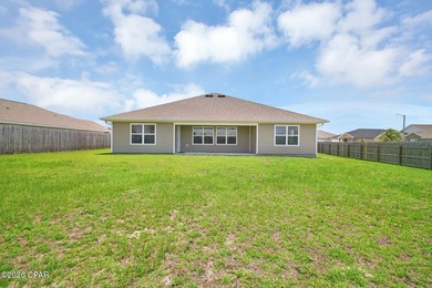 Located in Magnolia Hills, this open concept home centers around - photo 41
