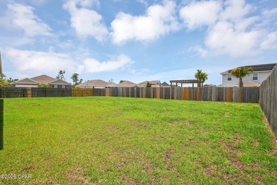 Located in Magnolia Hills, this open concept home centers around - photo 44