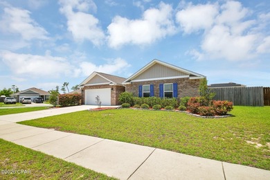 Located in Magnolia Hills, this open concept home centers around - photo 49