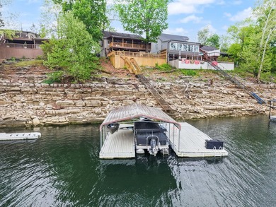 Herrington Lake!!! This lake home has it all! Two covered - photo 1