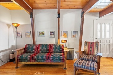 Charming Gambrel architectural home & bonus Gambrel addition - photo 4