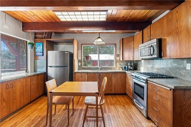 Charming Gambrel architectural home & bonus Gambrel addition - photo 6