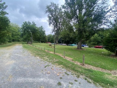 Rare 27 acres +/- of UNZONED land bordering an approximate 2,347 - photo 14