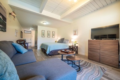 Excellent renovated studio unit located in the sweet spot of - photo 8