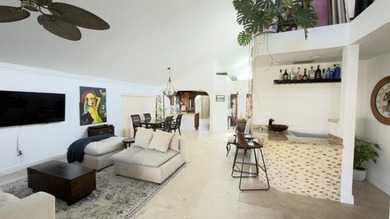 Welcome to this stunning waterfront residence in Villa Deste - photo 19