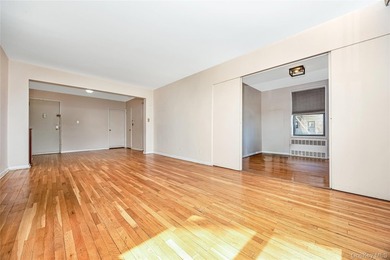 This is a very rare, third floor, 2 bedroom, 2 bathroom, CoOp - photo 21