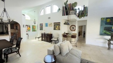 Welcome to this stunning waterfront residence in Villa Deste - photo 21