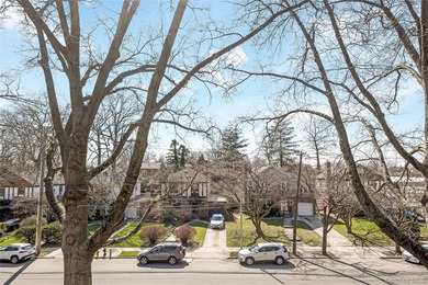 This is a very rare, third floor, 2 bedroom, 2 bathroom, CoOp - photo 23