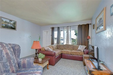 Discover comfortable Florida living in the desirable Clearview - photo 4