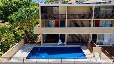 You'll enjoy this tucked away, third floor home, with it's sweet - photo 6