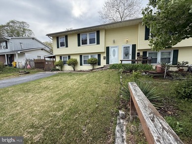 A charming move in ready 4 bedroom duplex, ready for you to call - photo 4