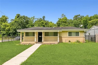 Lake Pontchartrain Home For Sale in New Orleans Louisiana