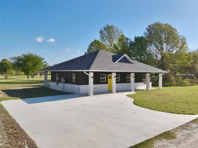 Lake Home For Sale in Eufaula, Oklahoma