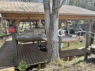 Gorgeous large home with access to the Pascagoula River with - photo 12