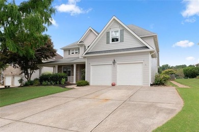 Welcome to your new home, perfectly situated on the 15th fairway - photo 3