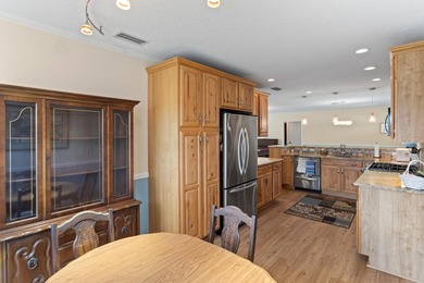 Welcome to this thoughtfully designed single-family residence - photo 13