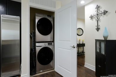 Luxury Condominium Offering Easy, Elegant Living! Welcome to