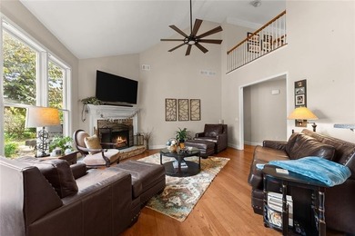 Welcome to your new home, perfectly situated on the 15th fairway - photo 9