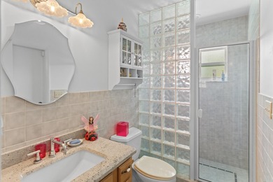 Welcome to this thoughtfully designed single-family residence - photo 28