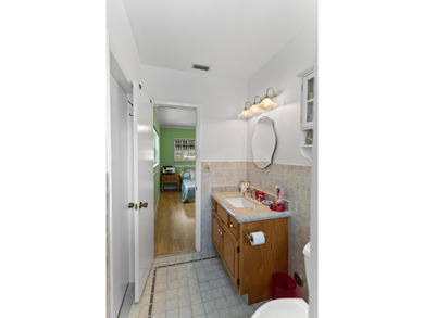 Welcome to this thoughtfully designed single-family residence - photo 29
