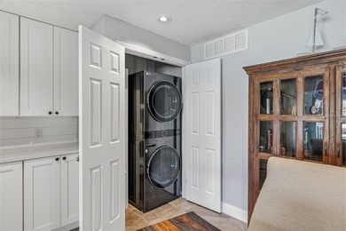 Welcome to an extraordinary waterfront retreat in Broadwater, St - photo 32