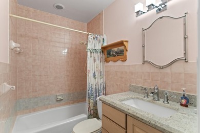 Welcome to this thoughtfully designed single-family residence - photo 32