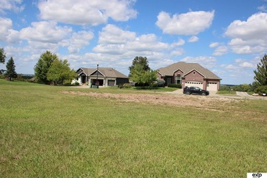 Welcome to Iron Horse-an exceptional community perfectly - photo 5