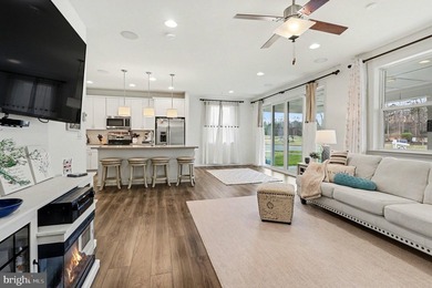 Welcome to this beautiful, barely lived-in model home loaded - photo 6