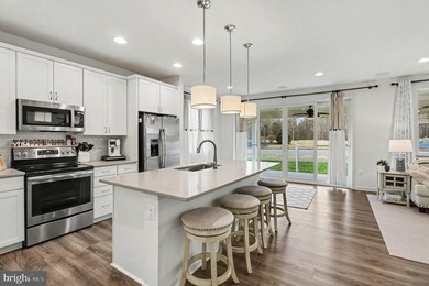 Welcome to this beautiful, barely lived-in model home loaded - photo 8