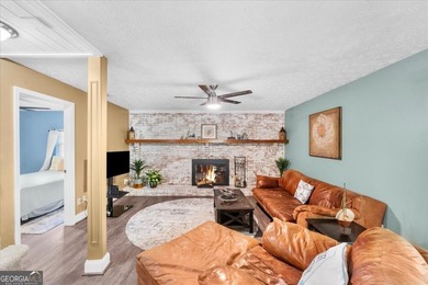 Make your lake life dream come true with this charming, unique - photo 18
