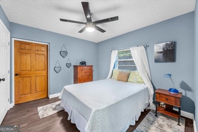 Make your lake life dream come true with this charming, unique - photo 20