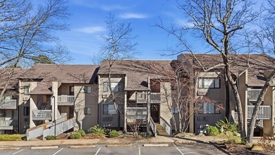 Greers Ferry Lake Condo For Sale in Fairfield Bay Arkansas