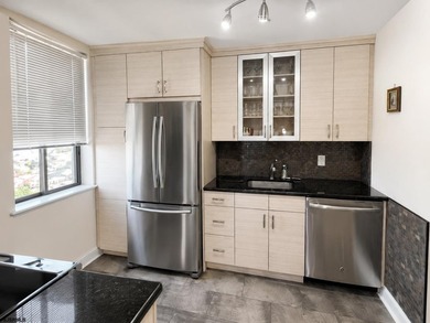 Take in panoramic views of the beach and bay from this 21st fl - photo 4