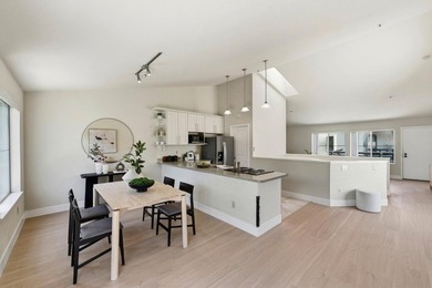 Stunning top-floor penthouse end-unit in the heart of Sunnyvale! - photo 12