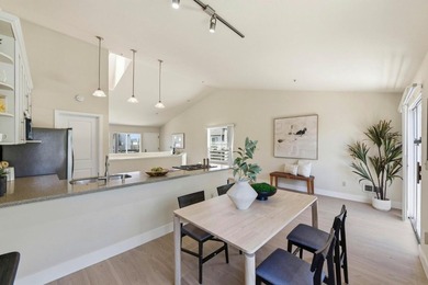 Stunning top-floor penthouse end-unit in the heart of Sunnyvale! - photo 13